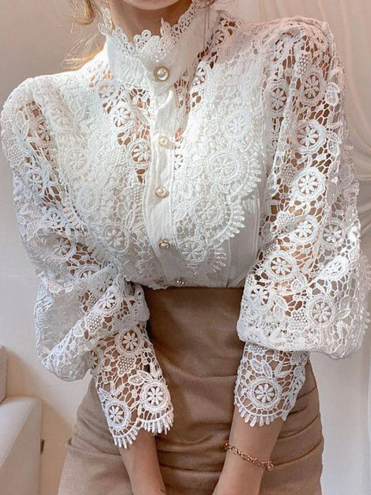 Pink lace shirt with long sleeves above the hollow fashion large white jacket 2025